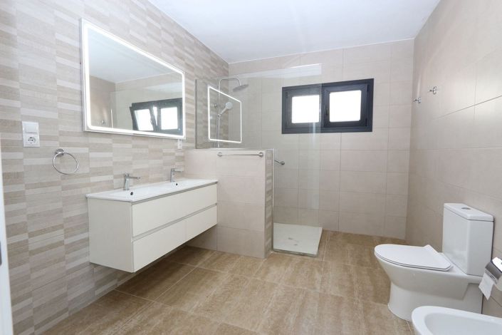 Image No.16-3 Bed Villa for sale