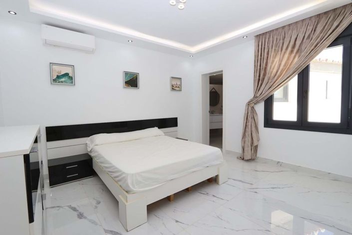 Image No.18-3 Bed Villa for sale