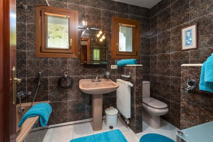 Image No.27-5 Bed Villa for sale