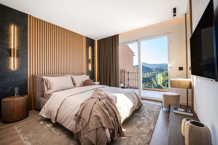 Image No.15-3 Bed Townhouse for sale