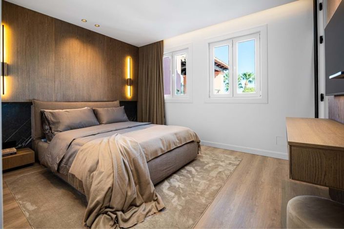 Image No.17-3 Bed Townhouse for sale