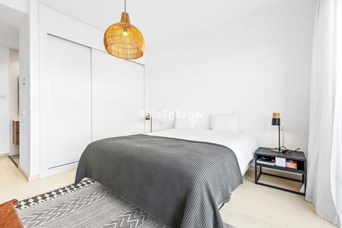 Image No.20-2 Bed Apartment for sale