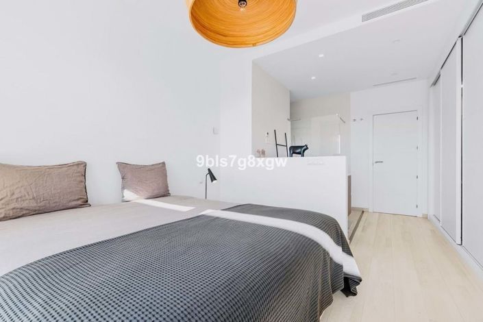 Image No.25-2 Bed Apartment for sale