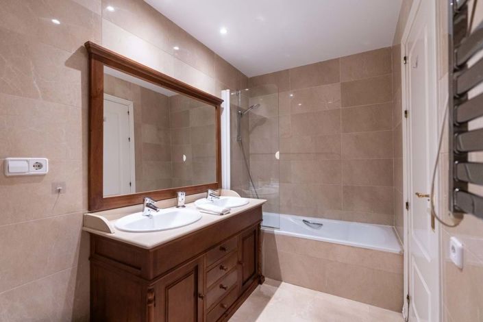 Image No.8-2 Bed Apartment for sale