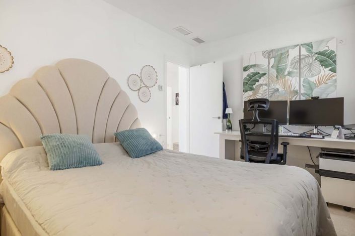 Image No.28-3 Bed Apartment for sale