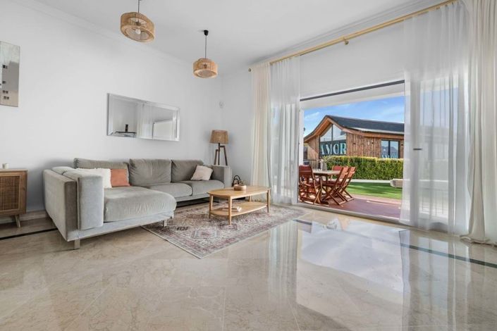 Image No.11-3 Bed Apartment for sale