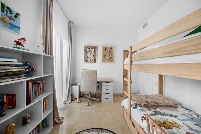 Image No.26-3 Bed Apartment for sale