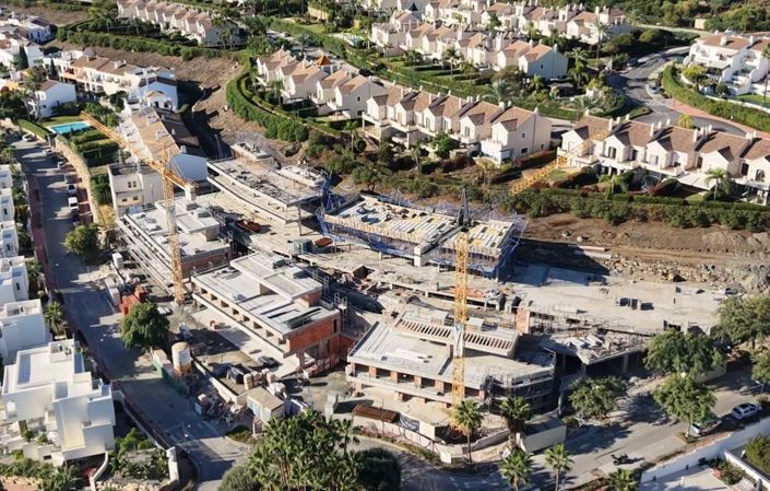 Image No.12-4 Bed Townhouse for sale