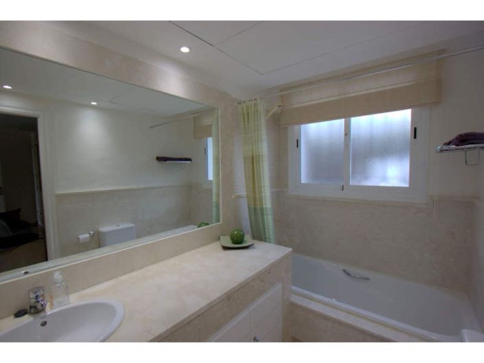 Image No.25-4 Bed Villa for sale