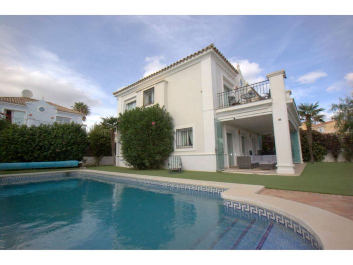Image No.3-4 Bed Villa for sale