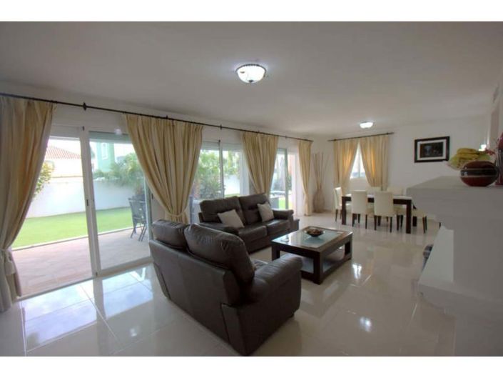 Image No.9-4 Bed Villa for sale