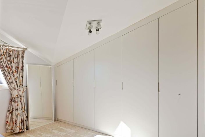 Image No.30-5 Bed Townhouse for sale