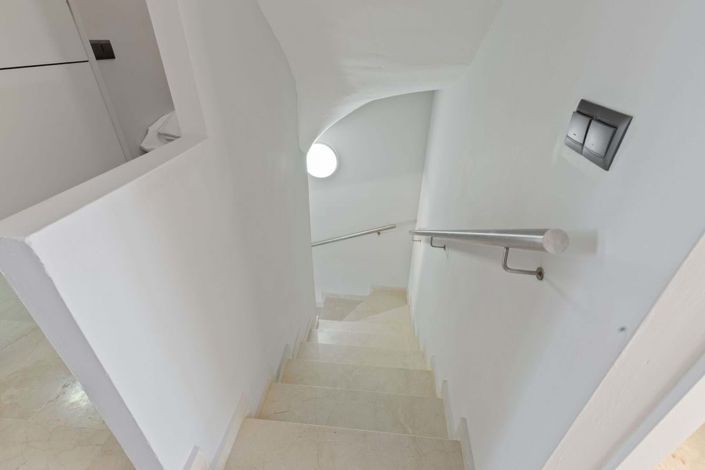 Image No.37-5 Bed Townhouse for sale