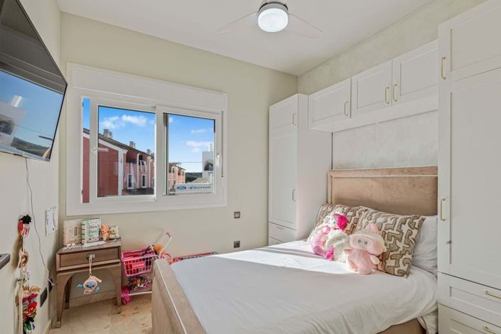 Image No.50-5 Bed Townhouse for sale