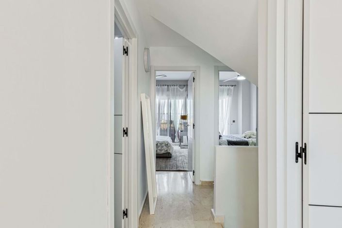 Image No.54-5 Bed Townhouse for sale