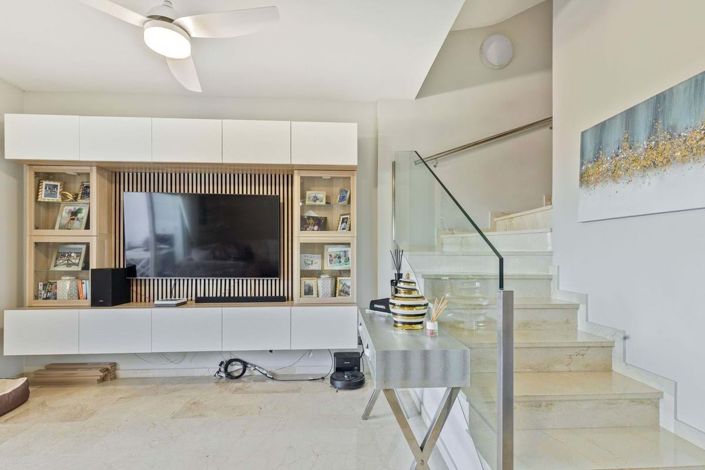 Image No.8-5 Bed Townhouse for sale