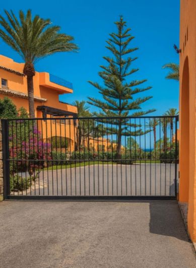 Image No.12-3 Bed Apartment for sale