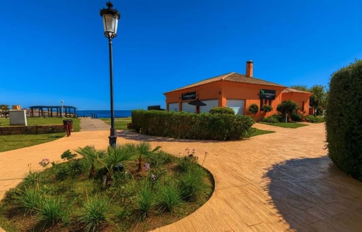 Image No.20-3 Bed Apartment for sale