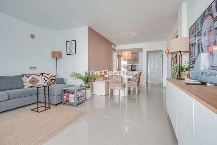 Image No.10-3 Bed Property for sale