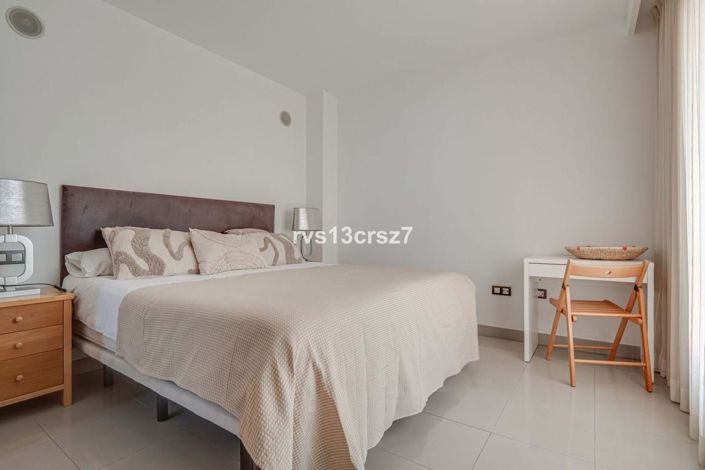 Image No.19-3 Bed Property for sale