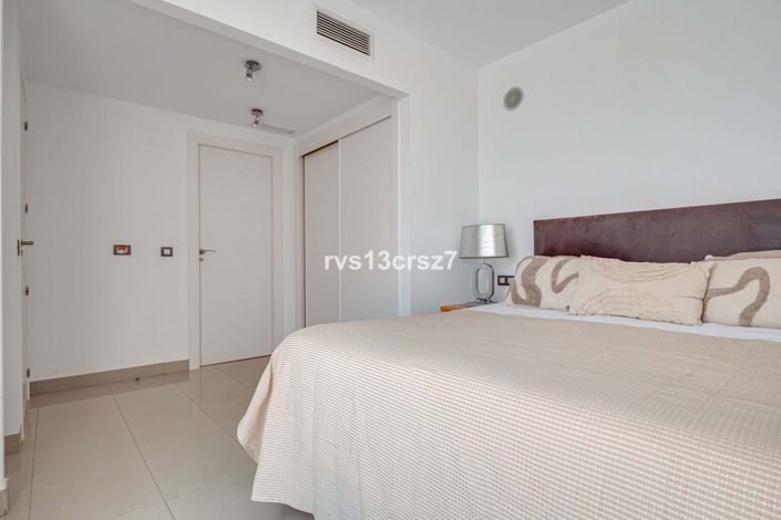 Image No.20-3 Bed Property for sale