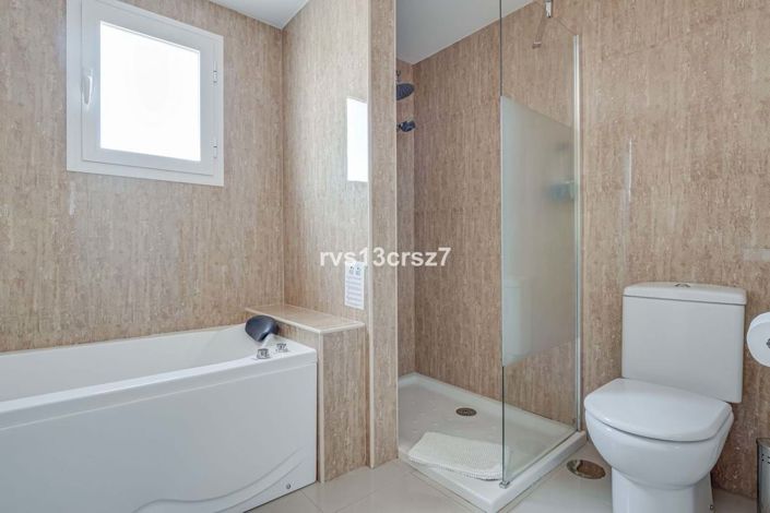 Image No.22-3 Bed Property for sale