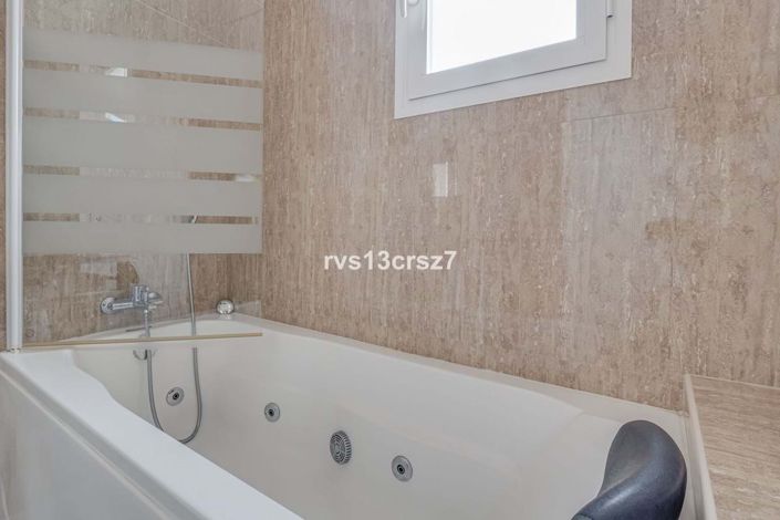 Image No.23-3 Bed Property for sale