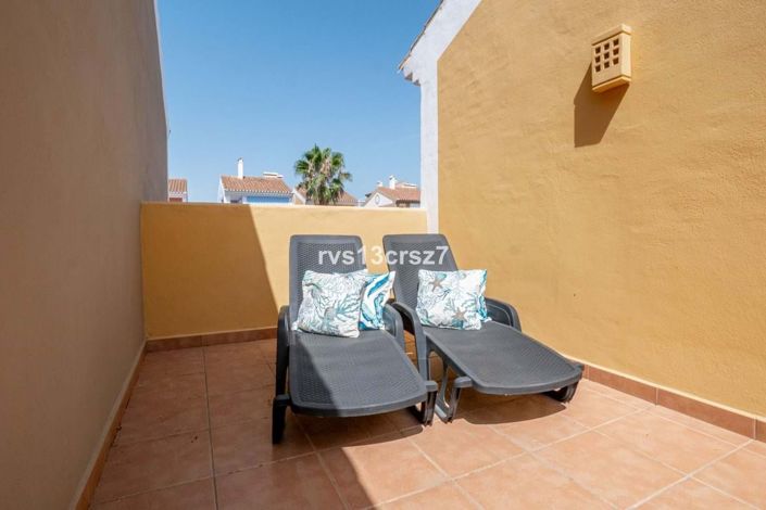 Image No.26-3 Bed Property for sale