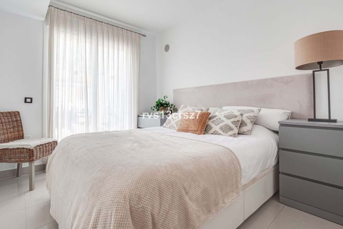 Image No.31-3 Bed Property for sale