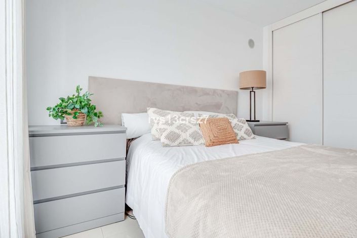 Image No.32-3 Bed Property for sale