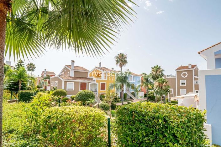 Image No.40-3 Bed Property for sale