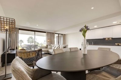 1447-658518-78d1f4f8b6655591b02d22fabb36a692d