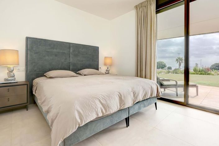 Image No.25-3 Bed Apartment for sale