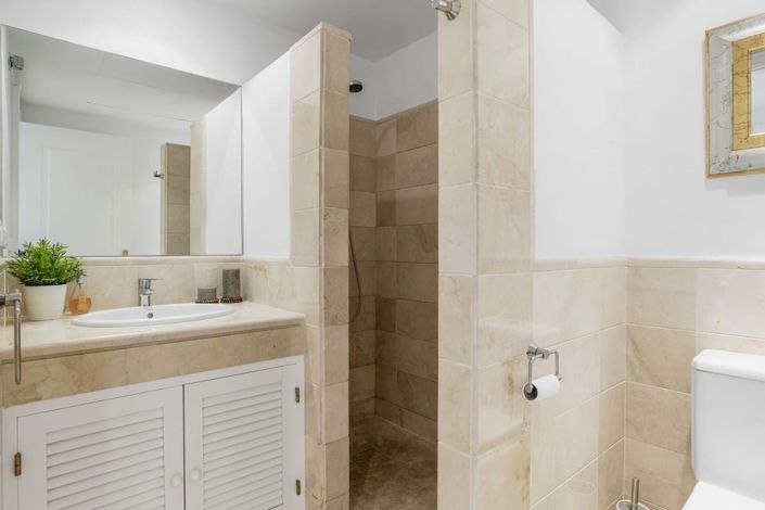 Image No.19-2 Bed Apartment for sale