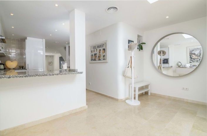 Image No.14-3 Bed Townhouse for sale