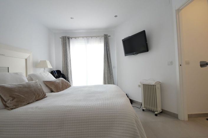 Image No.15-2 Bed Apartment for sale