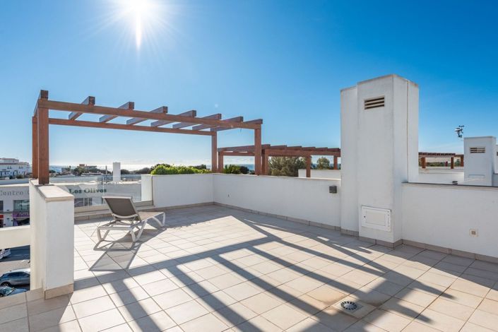 Image No.17-3 Bed Townhouse for sale