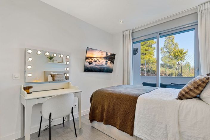 Image No.17-3 Bed Apartment for sale