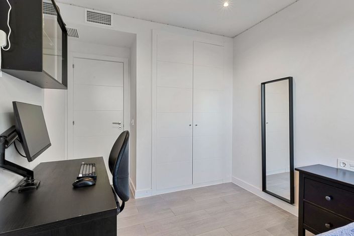 Image No.22-3 Bed Apartment for sale