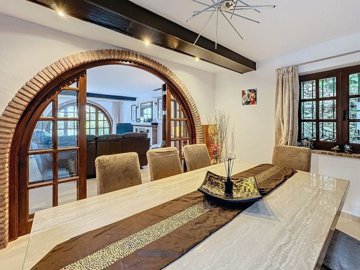 1447-658508-78d1f4f8b6655591b02d22fabb36a692d