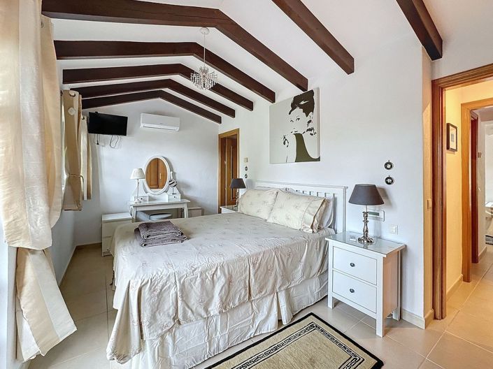 Image No.14-3 Bed Villa for sale