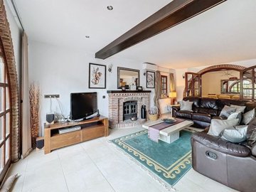 1447-658508-78d1f4f8b6655591b02d22fabb36a692d