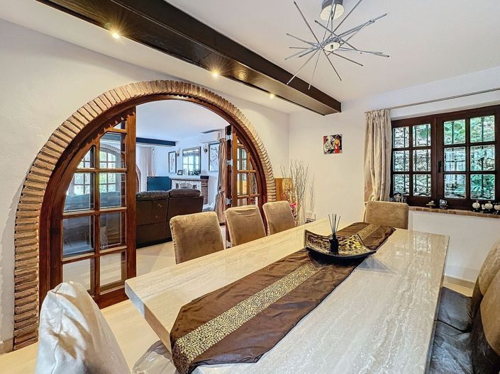 Image No.9-3 Bed Villa for sale