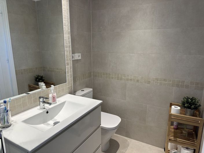 Image No.21-2 Bed Apartment for sale