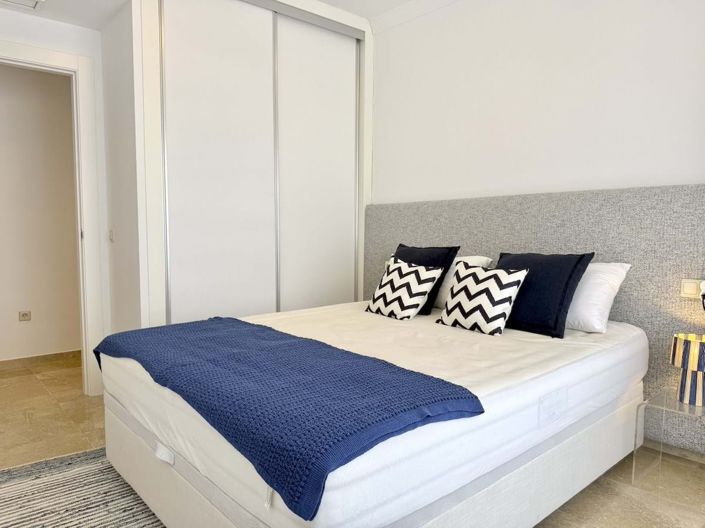 Image No.24-3 Bed Apartment for sale