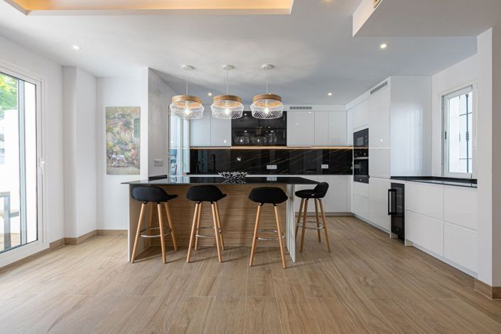 Image No.20-3 Bed Apartment for sale