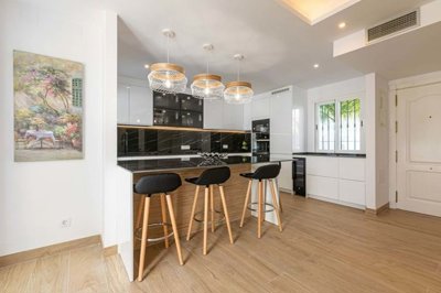 1447-659901-78d1f4f8b6655591b02d22fabb36a692d