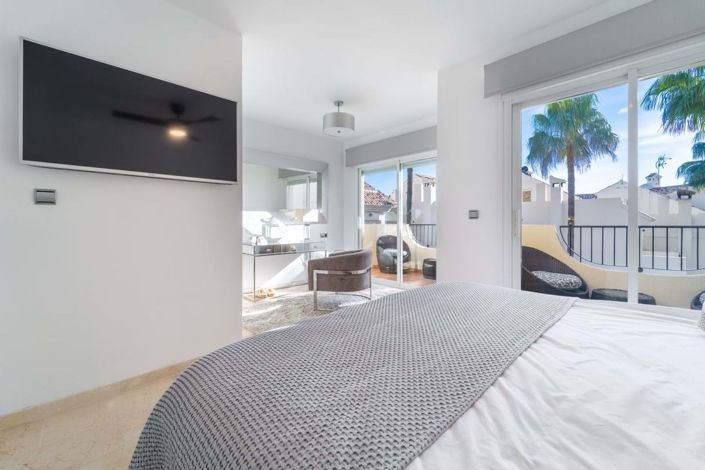 Image No.10-4 Bed Semi-Detached for sale