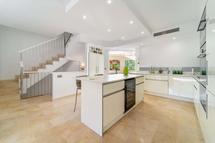 Image No.15-4 Bed Semi-Detached for sale