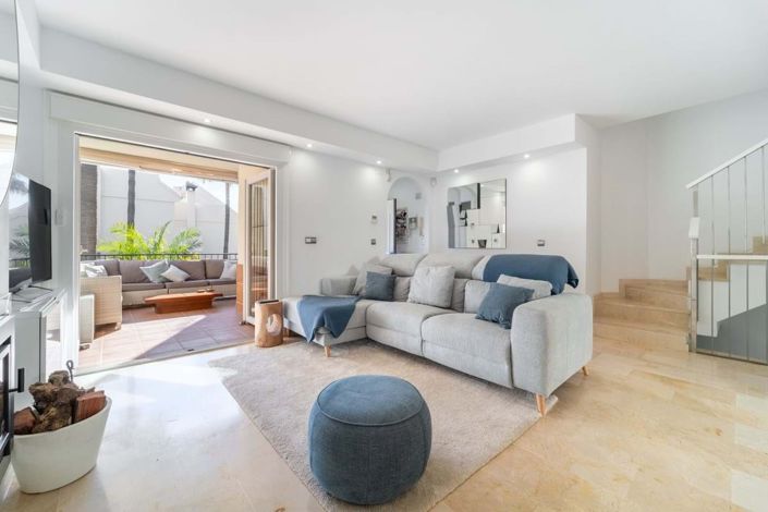 Image No.18-4 Bed Semi-Detached for sale